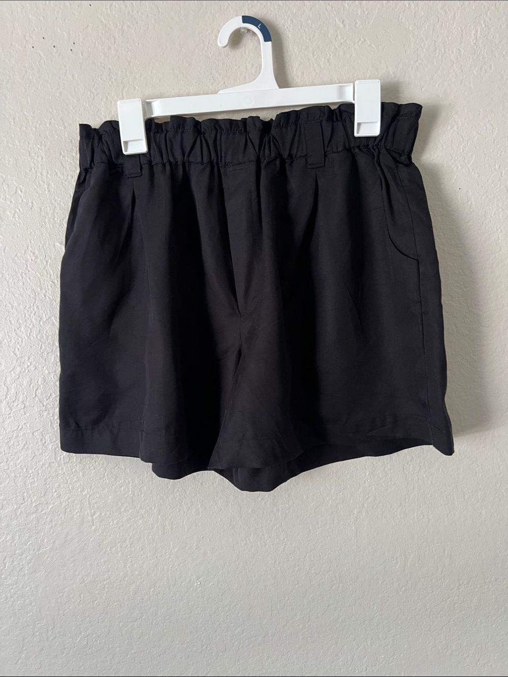 Like New! PARADIS 100% Lyocell Shorts Black in Size S - Picture 1 of 11